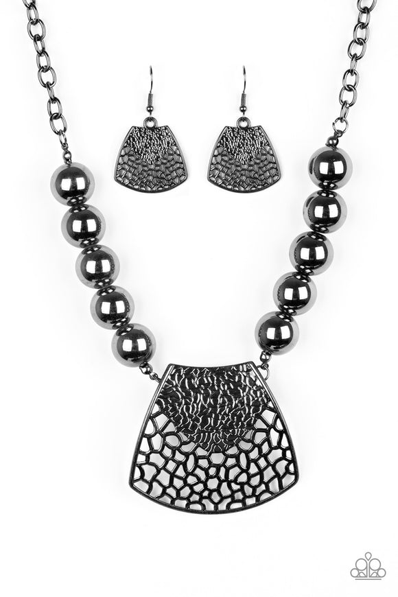 Large And In Charge - Black Necklace - Box 11 - Black