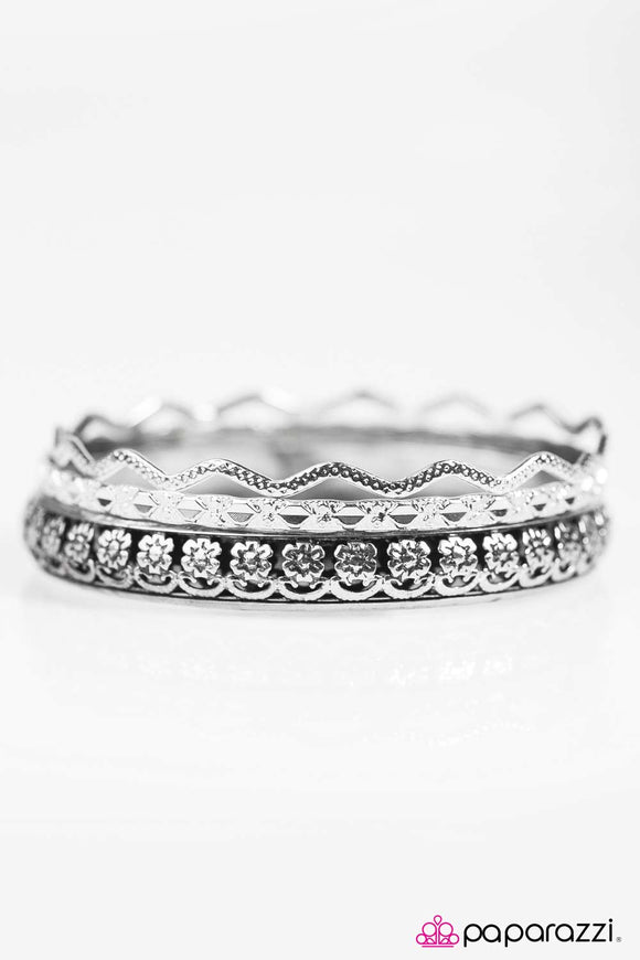 Floral Finesse - Silver Bracelet - Bangle Silver Box