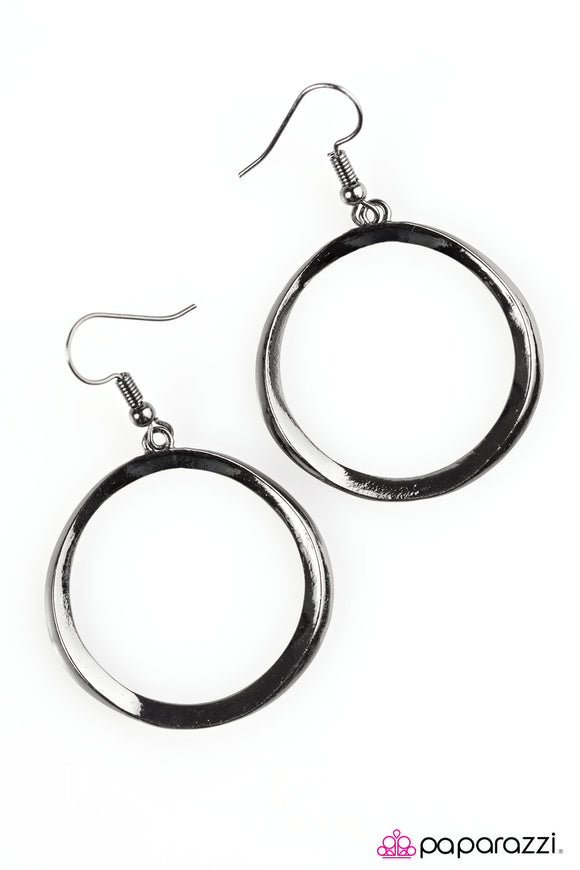 Whirpool Wonder - Black Earring