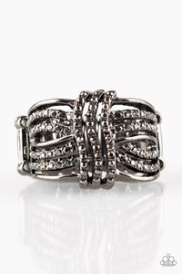 Showbiz Beauty - Black Ring - Box 10
