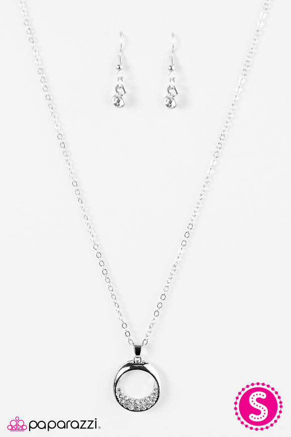 All The Glitter In The World - White Necklace - Box 8 - White