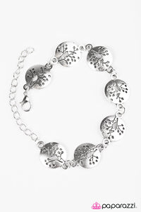 NEST In Peace - Silver Bracelet - Clasp Silver Box