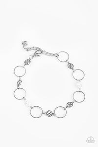 Dainty Delicacy - Silver Bracelet - Clasp Silver Box