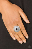 Daringly Daisy - Black Ring - Box 10