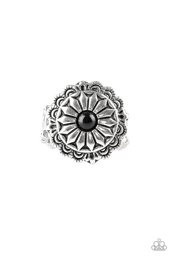 Daringly Daisy - Black Ring - Box 10