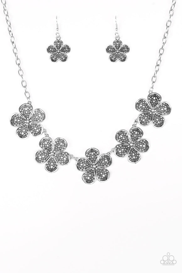 No Common Daisy - Silver Necklace - Box 3 - Silver