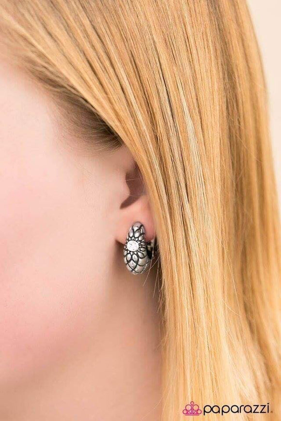 Deco Posh - Silver  Clip-on Earring - Box 1