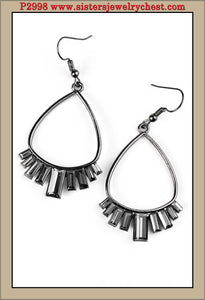 Inner Diva - Black Earring