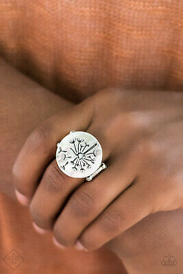 Fine And Dandelion - Silver Ring - Box 13